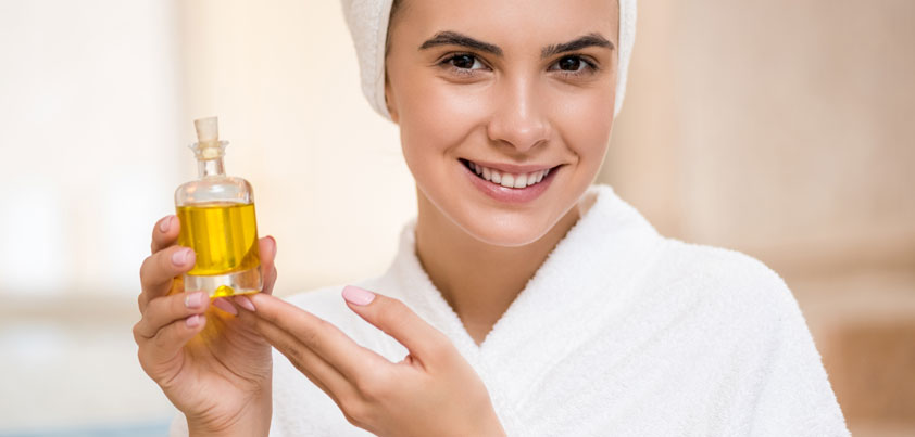 https://lapontezuela.com/wp-content/uploads/2021/03/la-pontezuela-el-aceite-de-oliva-virgen-extra-es-ideal-para-el-cutis.jpg?utm_source=chatgpt.com